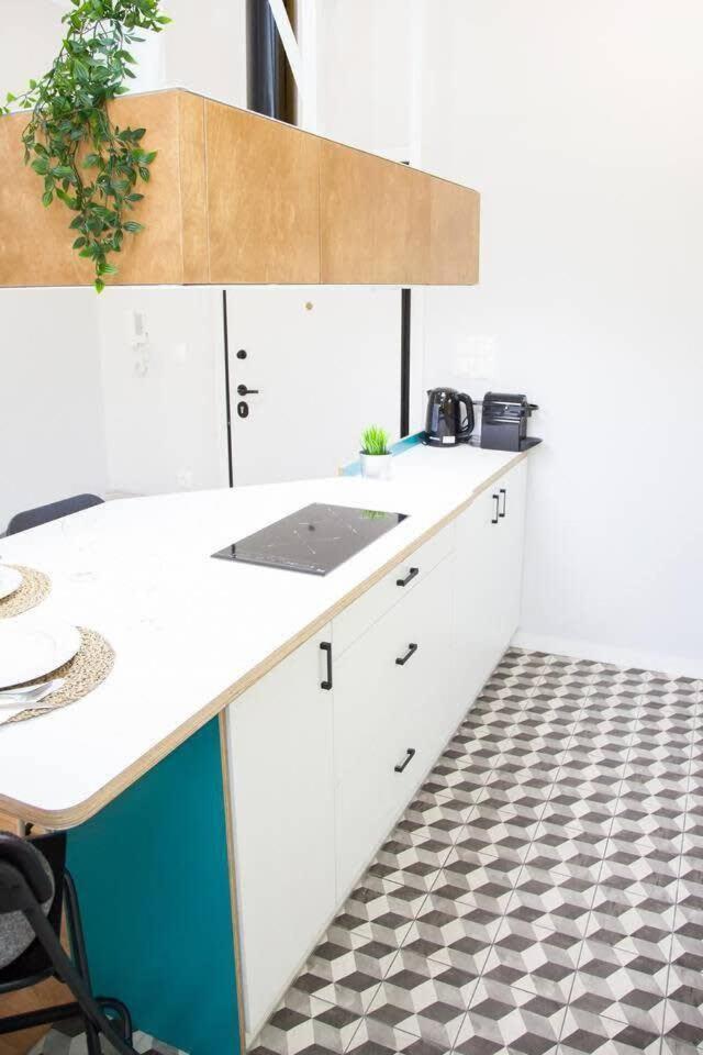 Fully Renovated, Modern Beauty In Central Athens! Ngoại thất bức ảnh