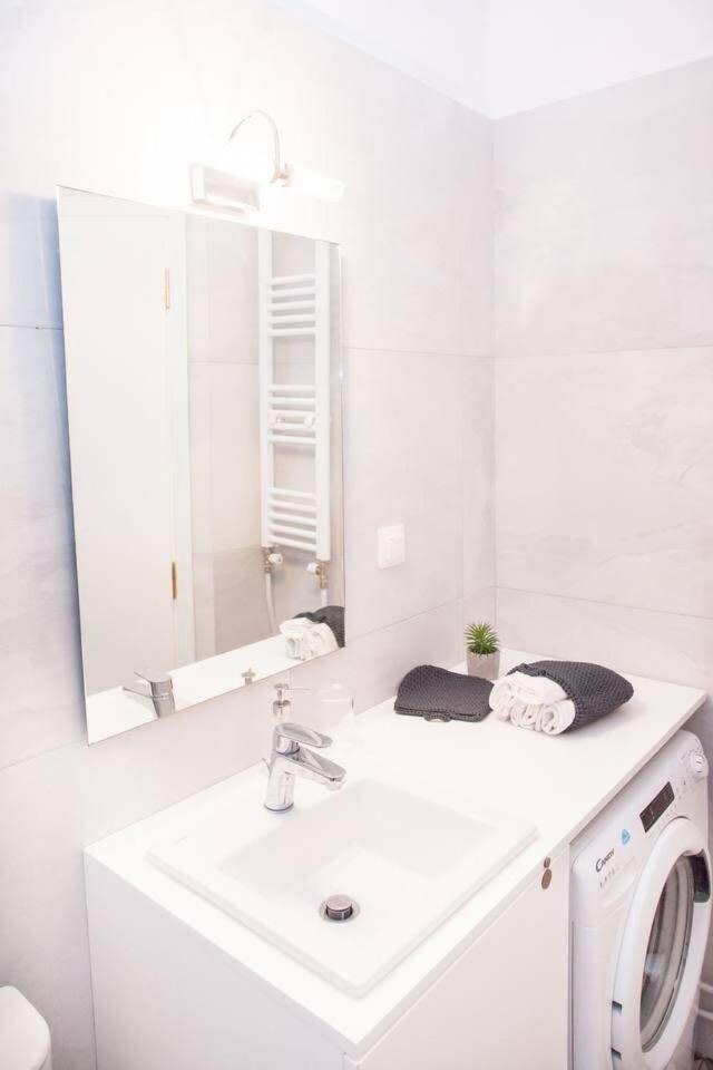 Fully Renovated, Modern Beauty In Central Athens! Ngoại thất bức ảnh