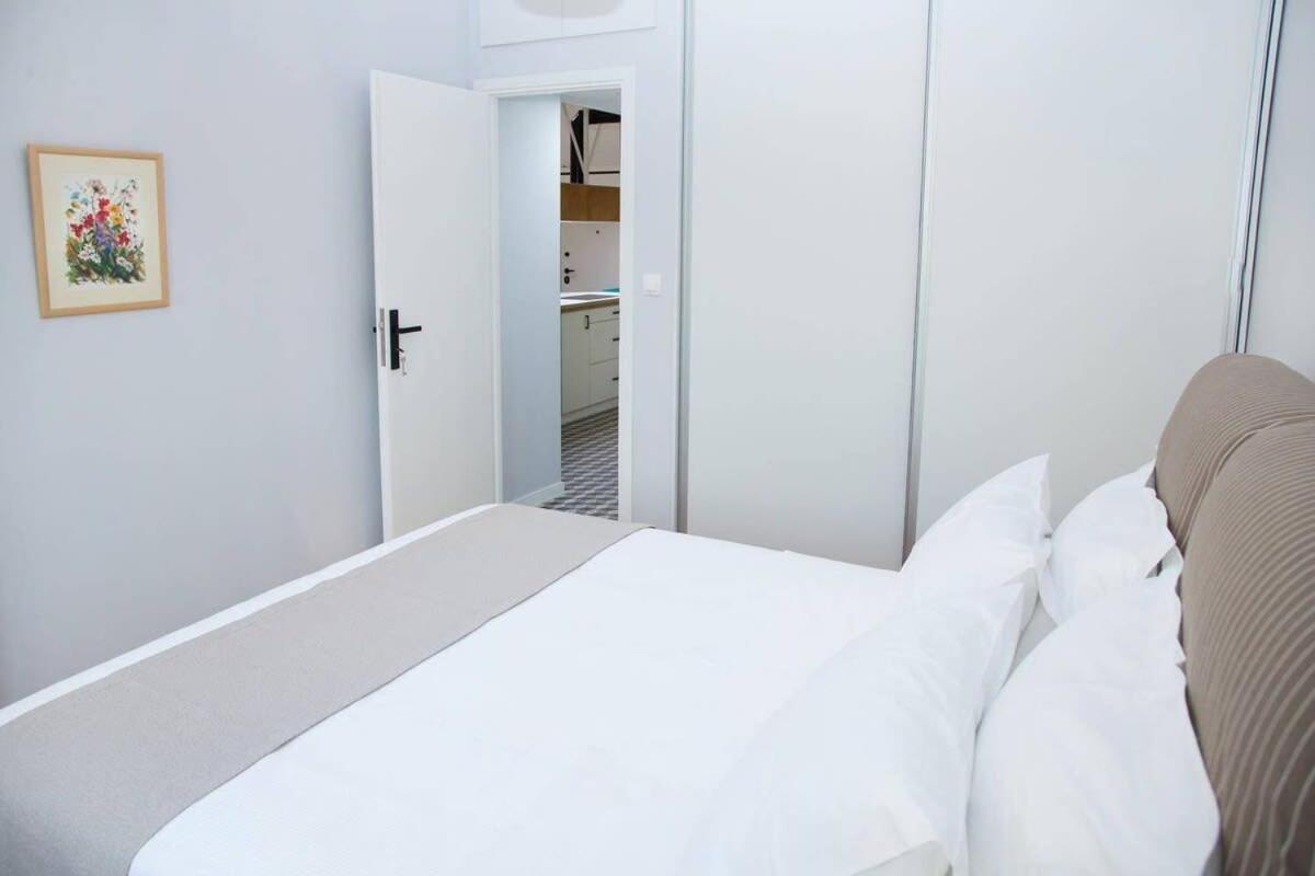 Fully Renovated, Modern Beauty In Central Athens! Ngoại thất bức ảnh